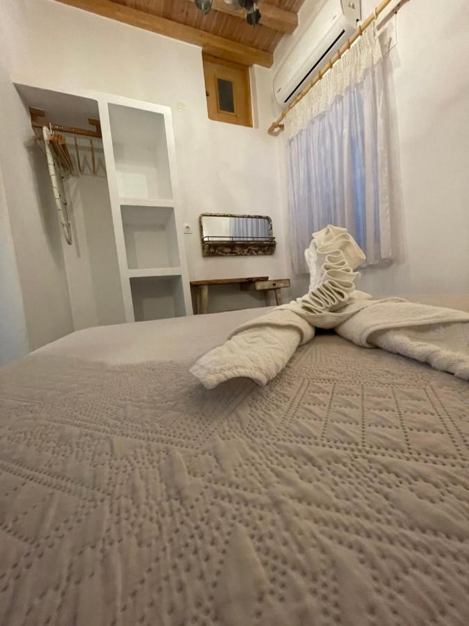 Готель Burgos Barrio Naxos City Екстер'єр фото