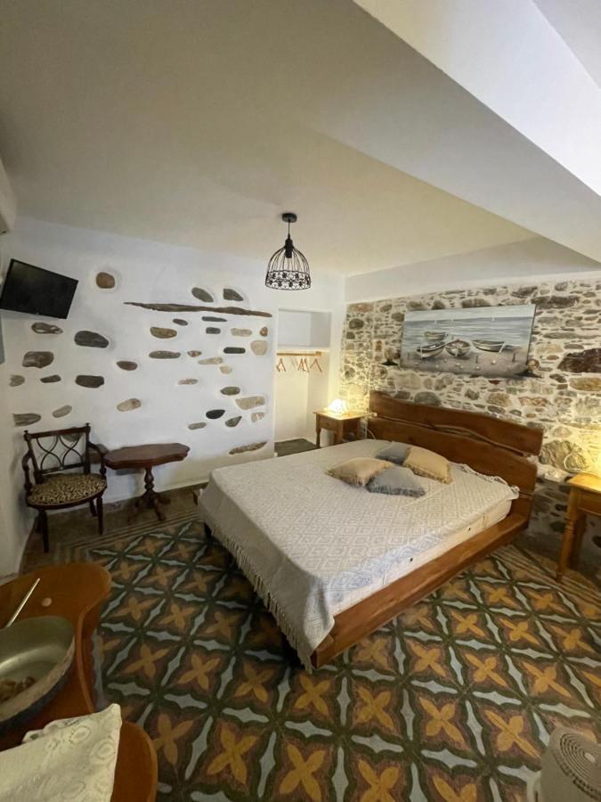Готель Burgos Barrio Naxos City Екстер'єр фото