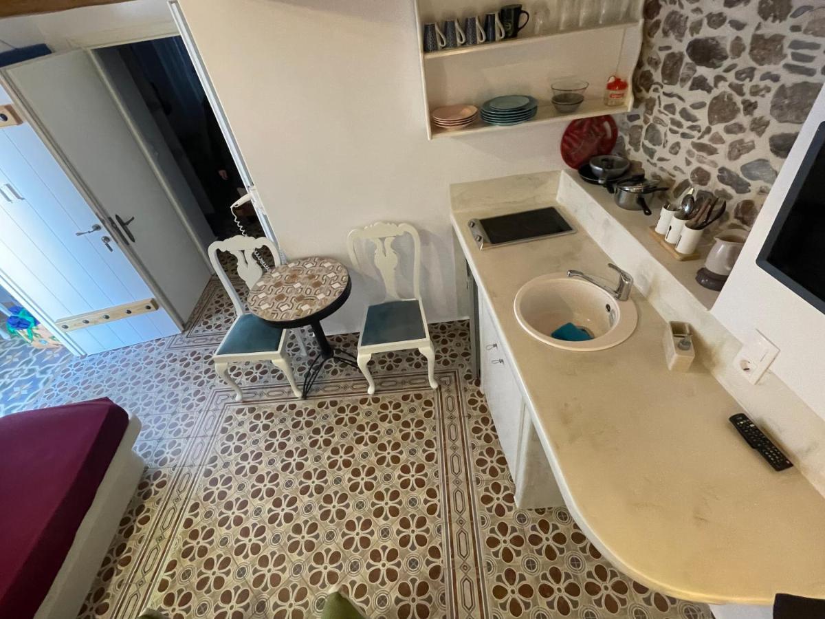 Готель Burgos Barrio Naxos City Екстер'єр фото