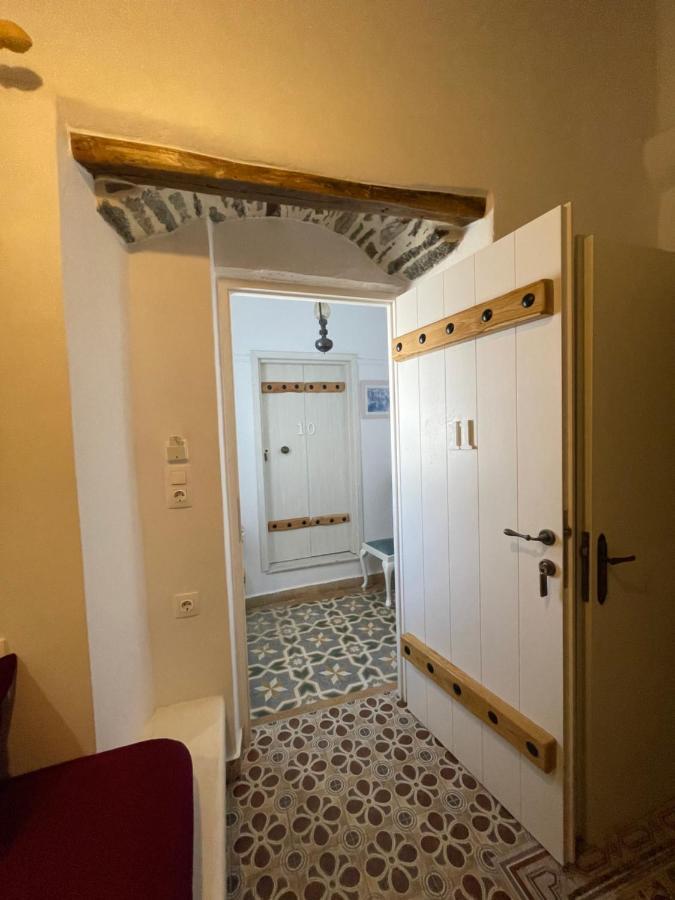 Готель Burgos Barrio Naxos City Екстер'єр фото