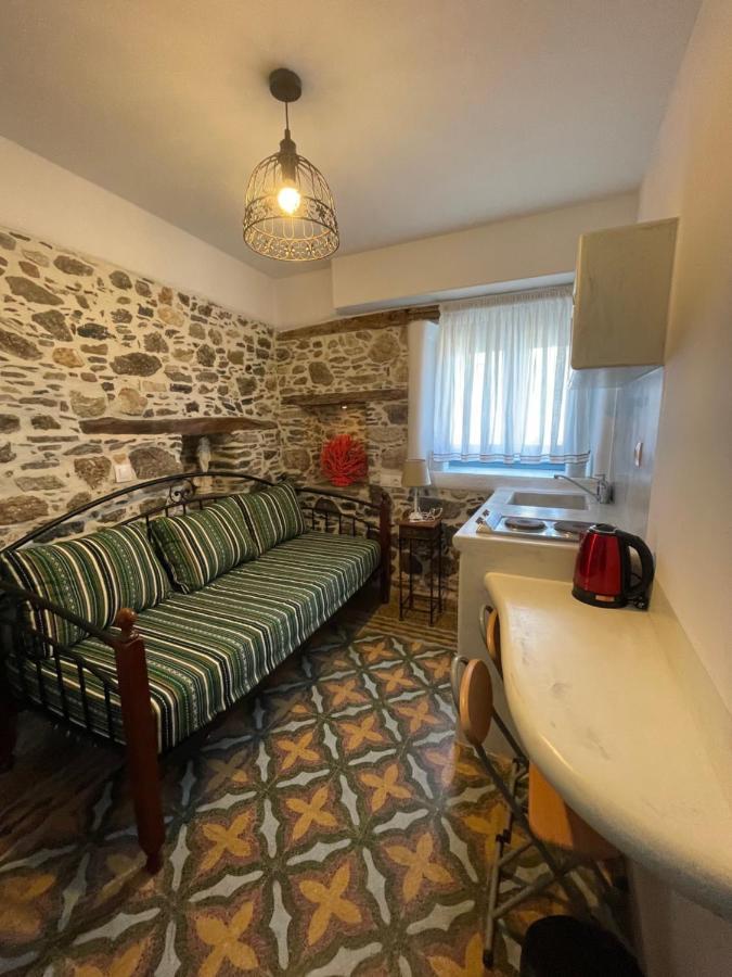 Готель Burgos Barrio Naxos City Екстер'єр фото