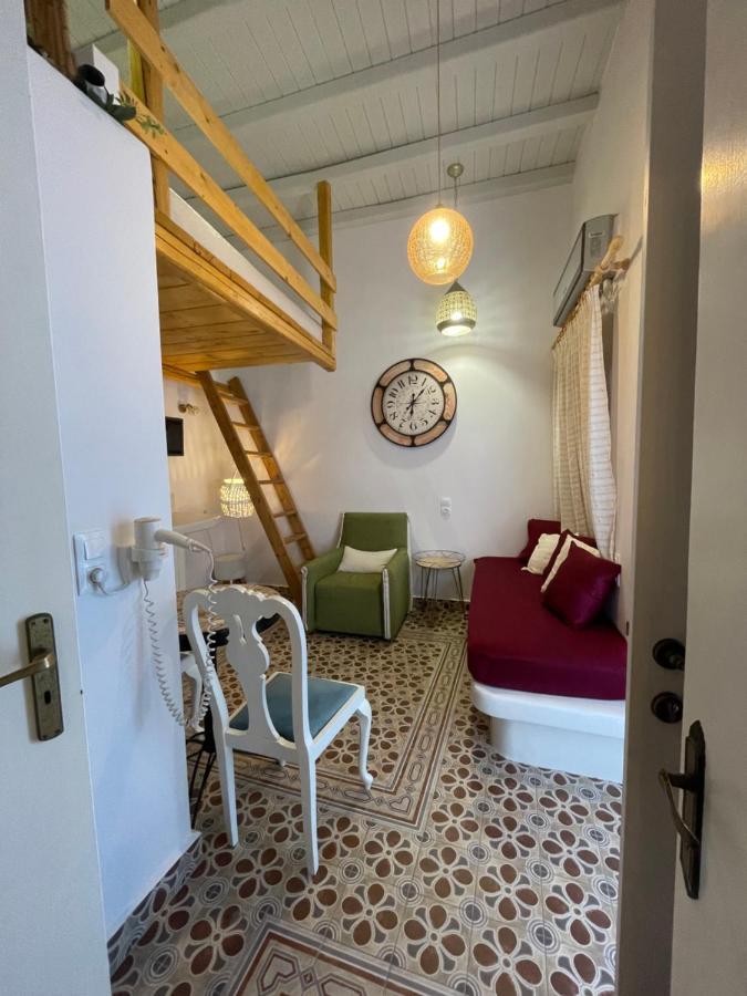 Готель Burgos Barrio Naxos City Екстер'єр фото