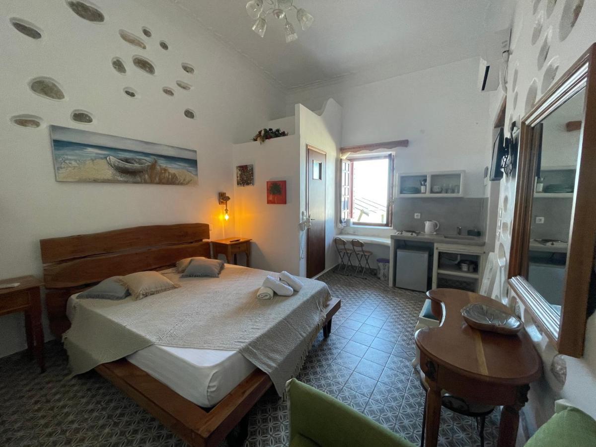 Готель Burgos Barrio Naxos City Екстер'єр фото