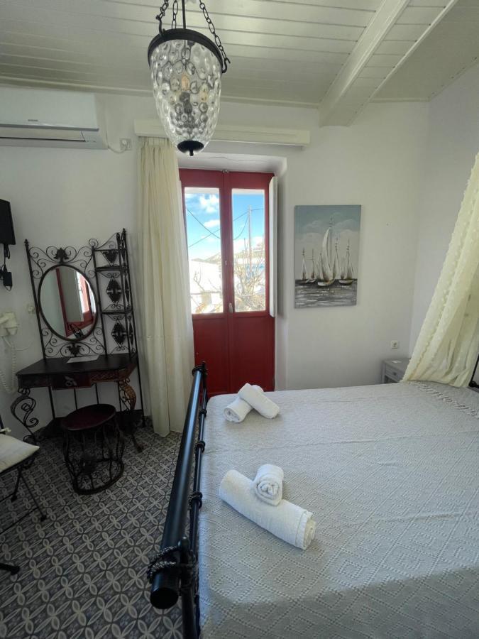 Готель Burgos Barrio Naxos City Екстер'єр фото