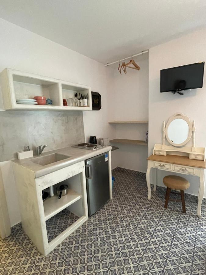 Готель Burgos Barrio Naxos City Екстер'єр фото
