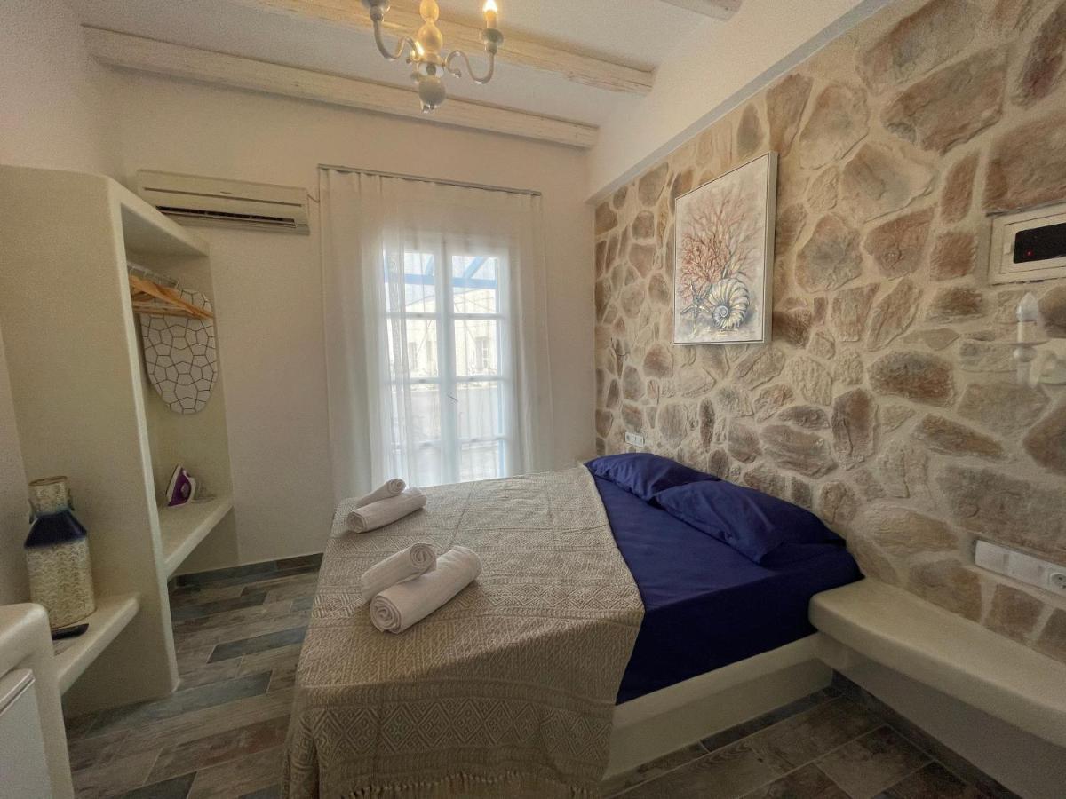 Готель Burgos Barrio Naxos City Екстер'єр фото