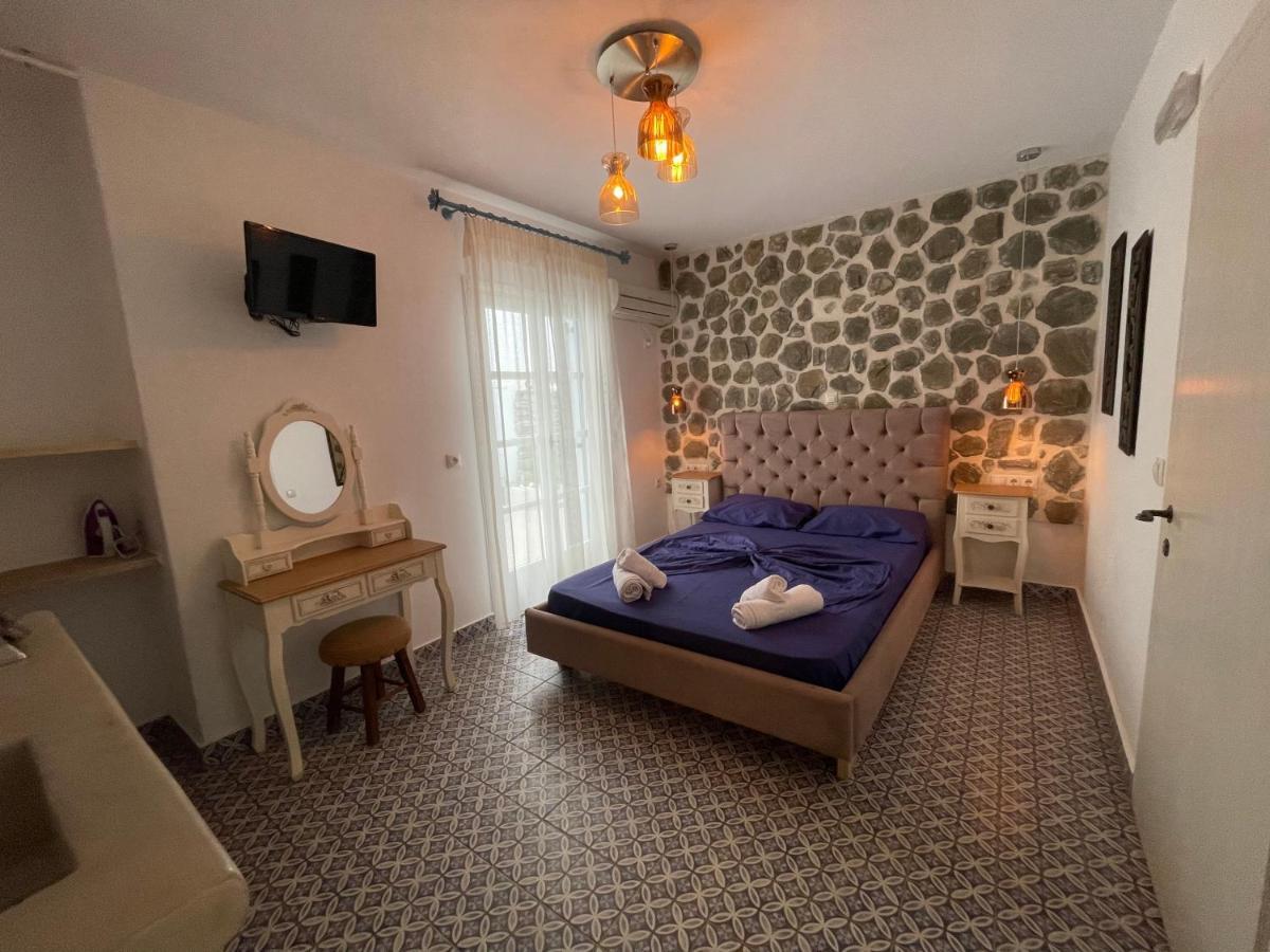 Готель Burgos Barrio Naxos City Екстер'єр фото