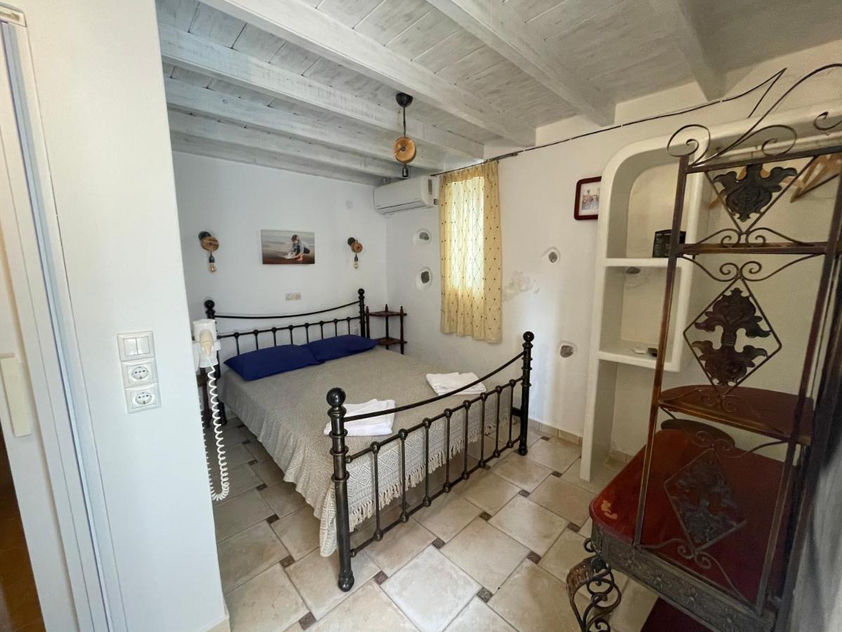 Готель Burgos Barrio Naxos City Екстер'єр фото