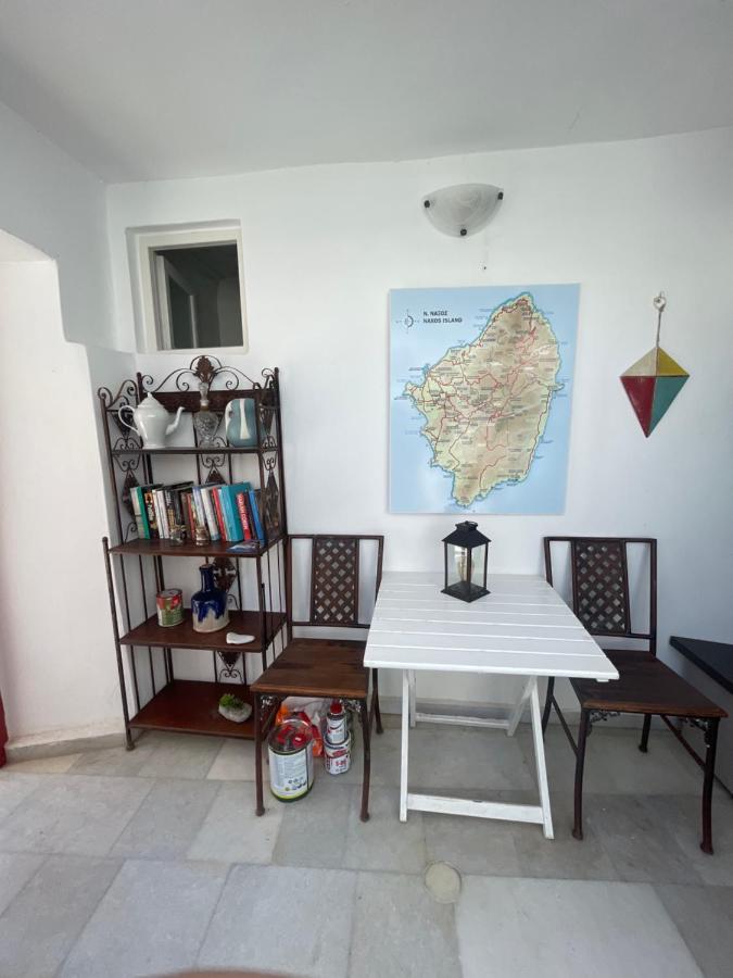 Готель Burgos Barrio Naxos City Екстер'єр фото