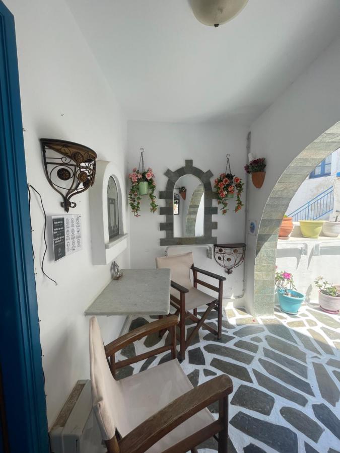 Готель Burgos Barrio Naxos City Екстер'єр фото