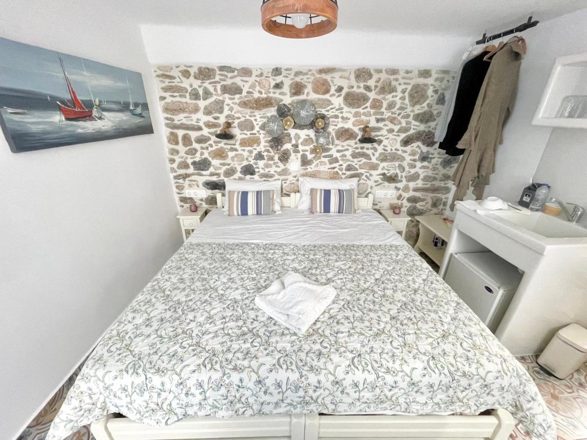 Готель Burgos Barrio Naxos City Екстер'єр фото